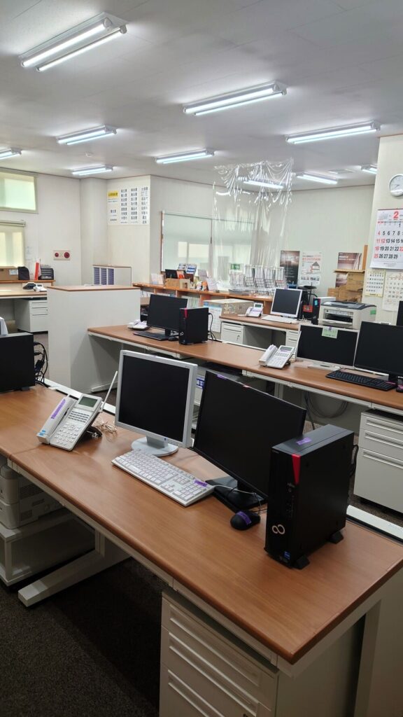 新規PCモニターを導入し効率化