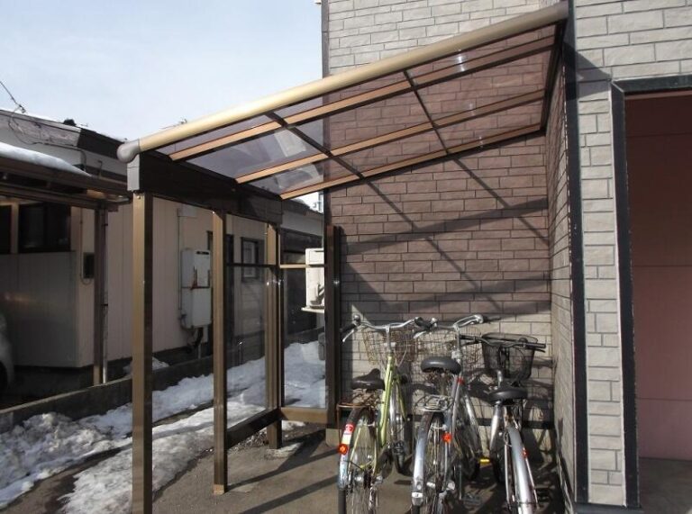 新規で勾配を、通路面側に取付しました