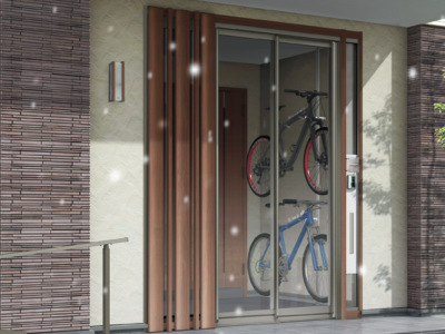 ツインガードIII 　風除室としての使用はもちろん、エントランスを美しく機能的に演出します。